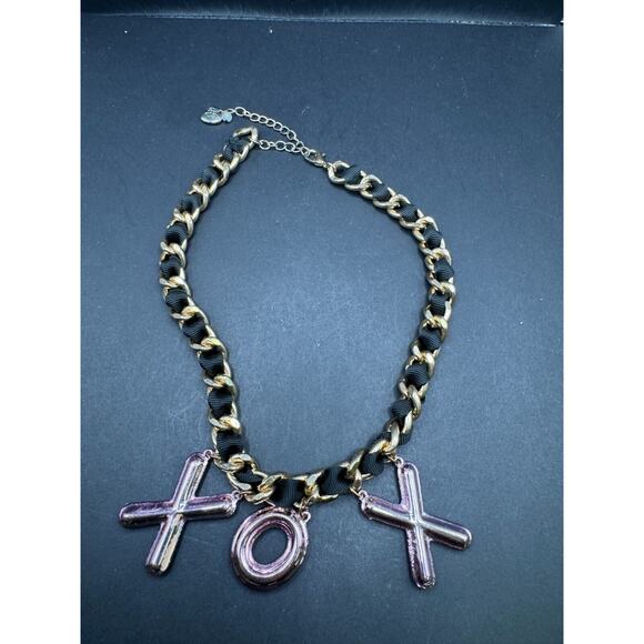 Betsey Johnson XOX Statement Necklace Gold Tone Black Fabric Curb Chain Link - Picture 4 of 5